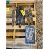 Image 1 : 8- Lawnmower blades & screwdriver set