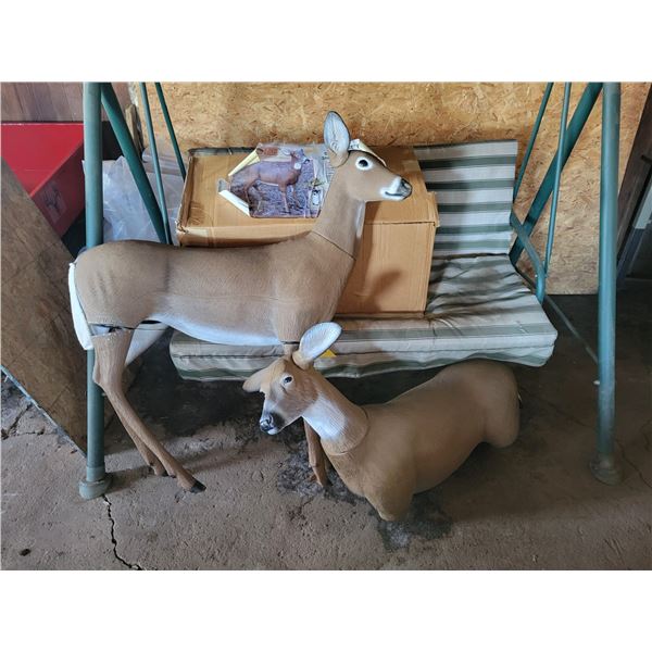 2- Decoy deers