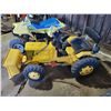 Image 5 : Children's Suzuki 500 Quad racer, 12-Volt quad & Yellow peddle tractor c/w bucket