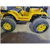 Image 2 : Kids yellow jeep c/w jerry cans