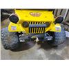 Image 3 : Kids yellow jeep c/w jerry cans