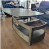 Image 3 : Coffee table with extendable top