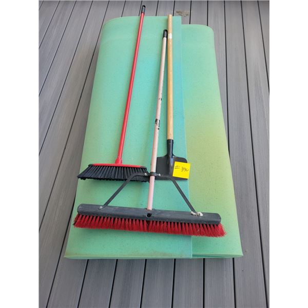 2- Brooms, ice chipper & foam matt