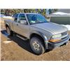 Image 3 : 2001 Chev S10 4x4, V6 Auto, 128,410 km at time of listing, one owner, SN. 1GCCT19W518137617, small d
