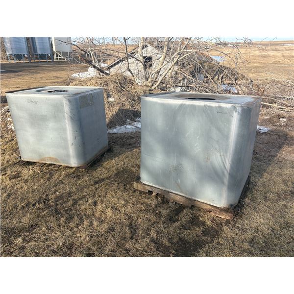 (selling all together) 2- Metal totes c/w covers