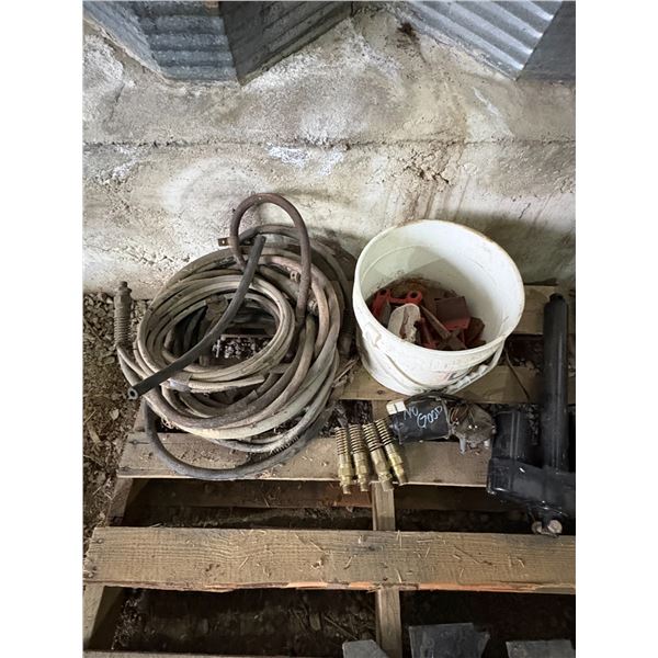 Pallet of air hose, knife guards, 2- elec. Cylinders & approx. 10- metal serrated blades
