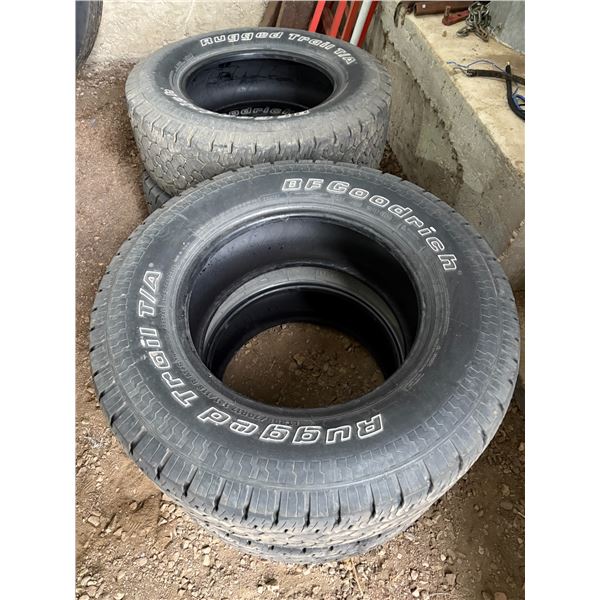 (Selling all together) 4- LT265/70R17 121/11.8 R M+S tires