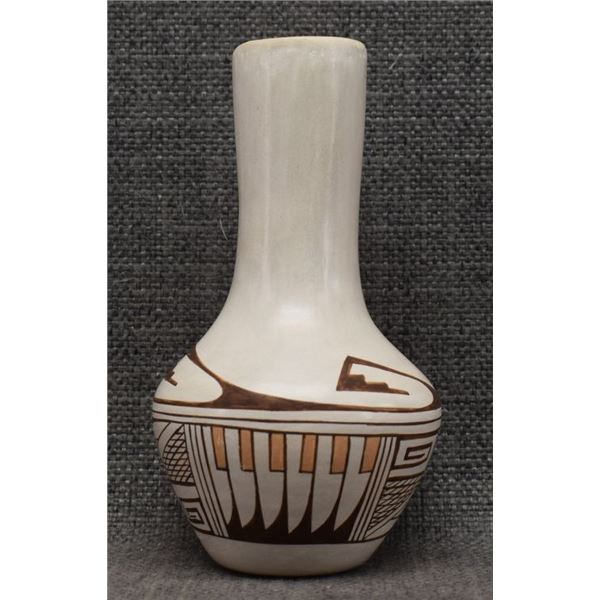 HOPI POTTERY VASE (GRACE NAVASIE)