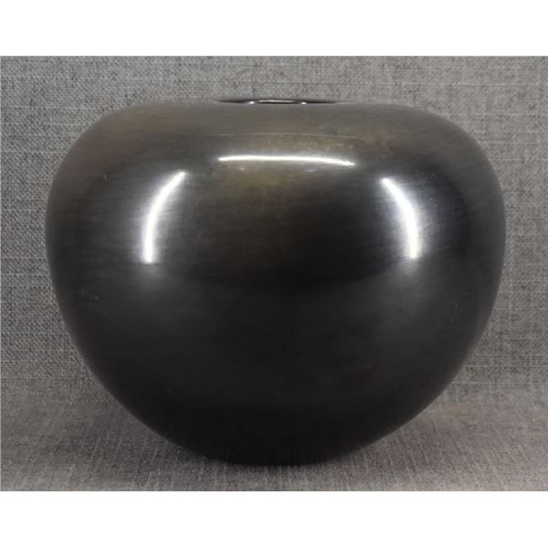 SAN ILDEFONSO POTTERY BOWL (DORA TSE-PE)