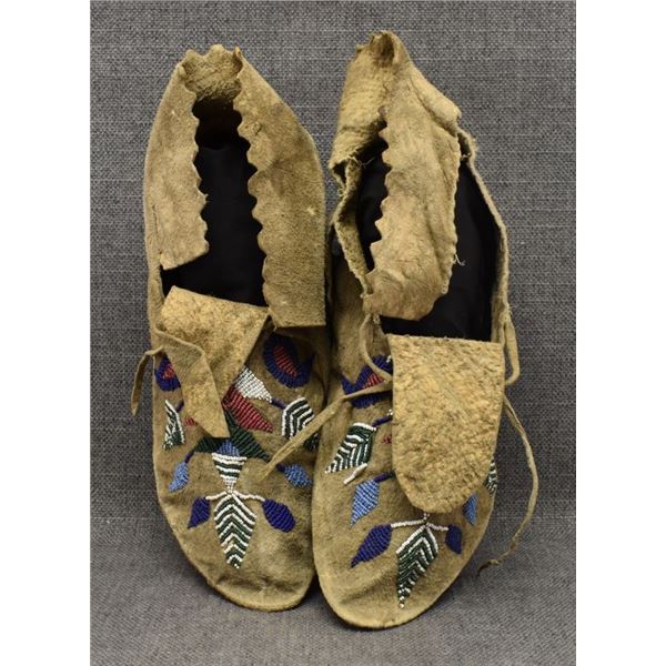 SANTEE SIOUX MOCCASINS