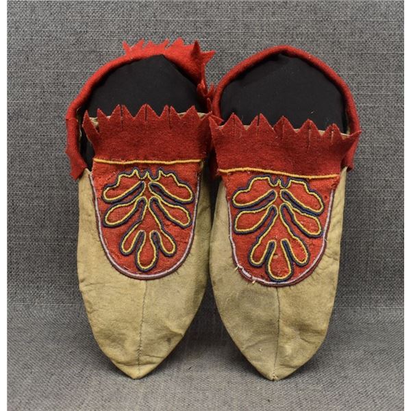 WOODLANDS BEADED MOCCASINS