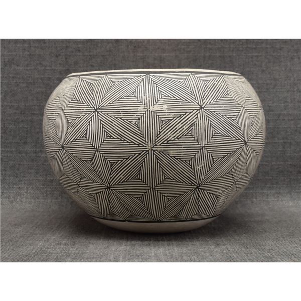 ACOMA POTTERY BOWL
