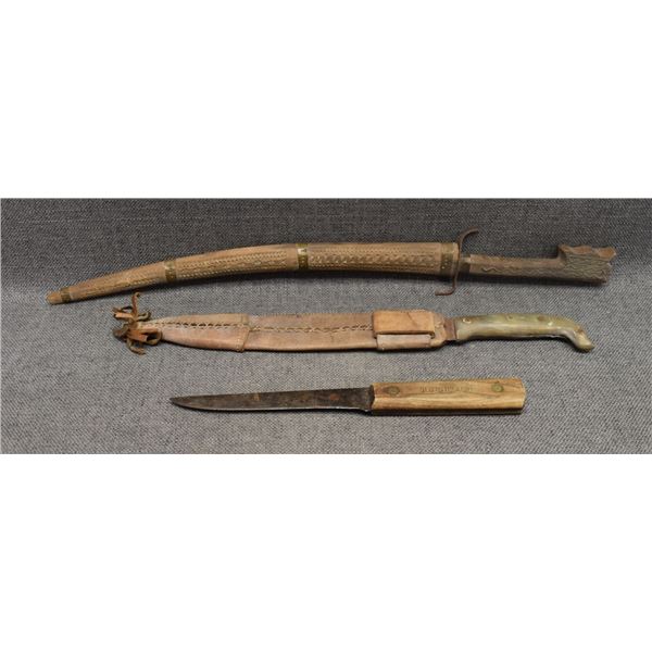 COLLECTION OF KNIVES