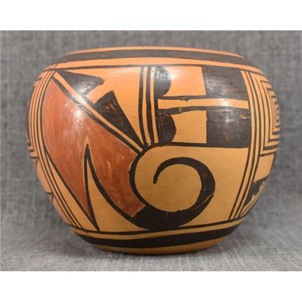 HOPI POTTERY VASE