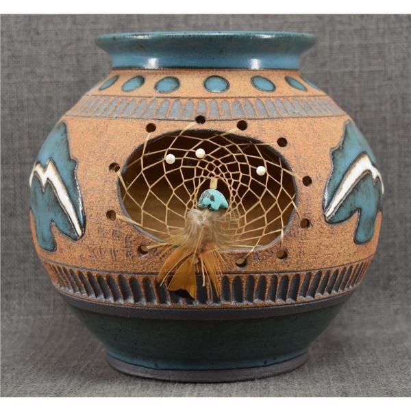 CONTEMPORARY NATIVE AMERICAN POT.
