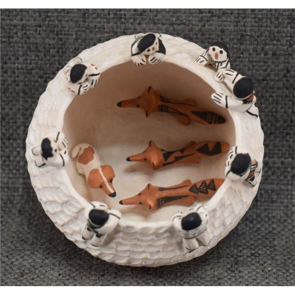 ACOMA POTTER JAR (C GARCIA)