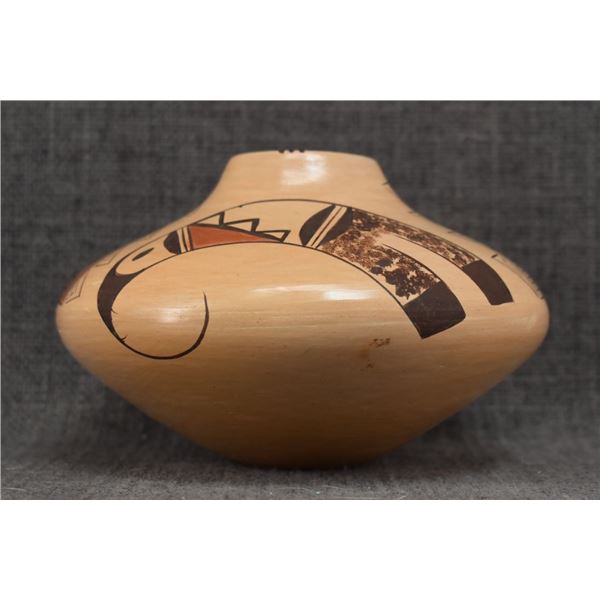 HOPI POTTERY VASE (ADELLE L. NAMPEYO)