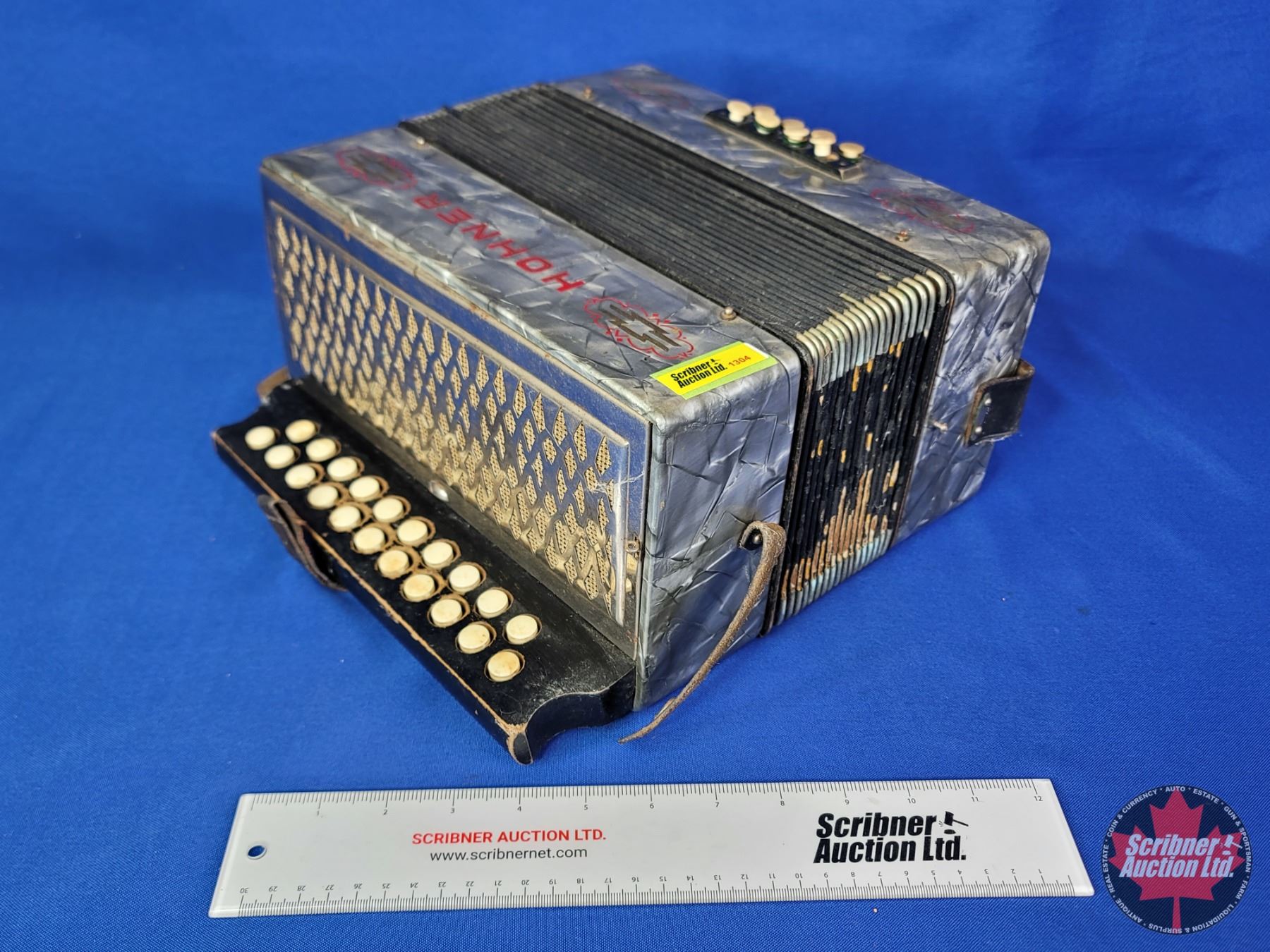 HOHNER Squeeze Box Accordion (11-1/2