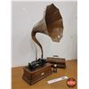 Image 2 : Edison Home Cylinder Phonograph : Model D w/Cylinder Record (Oak Cabinet) (c.1909) (Oak Pattern Cygn