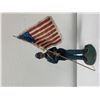 Image 1 : Union Soldier with flag statue