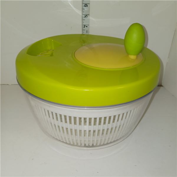 Salad Spinner Like New