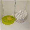Image 2 : Salad Spinner Like New