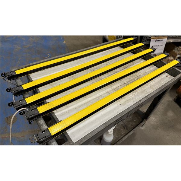 Lot of (5) OMRON #F3SG-4SRA1120-25-L Safety Light Curtain