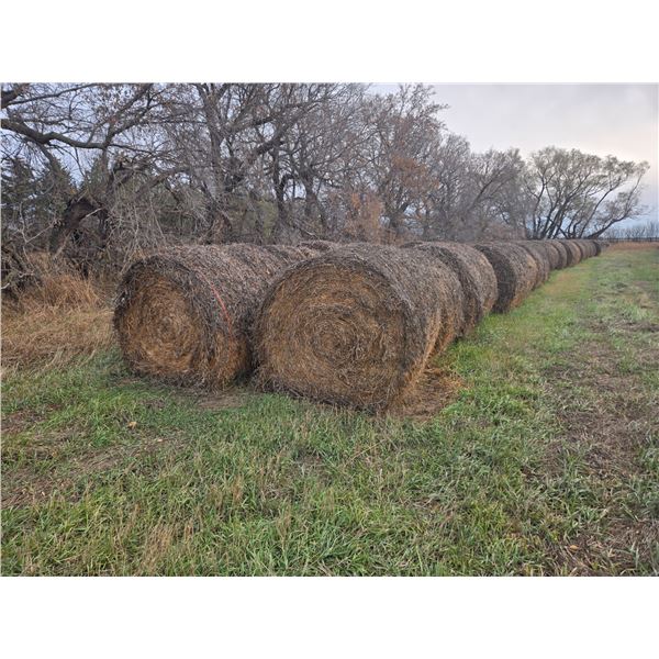 Lot 1B   Alfalfa / Clover Round Hay Bales    Avg Wt 1466 lbs