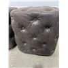 Image 4 : 2 Palecek Button Cube Ottomans