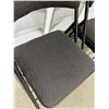 Image 3 : 2 Upholstered Folding Chairs With Metal Frame