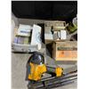 Image 3 : Bostitch 28 Degree Wire Held Framing Nailer & Assorted Nails & Staples