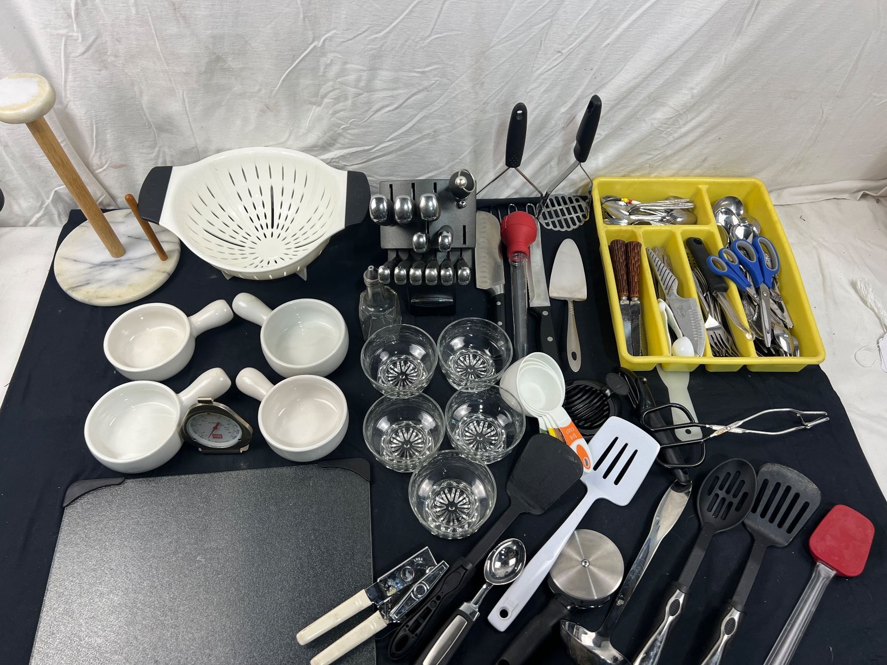 Assorted Kitchen Items - Sunrise Estate Services Ltd