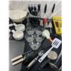 Image 4 : Assorted Kitchen Items