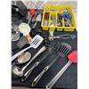 Image 6 : Assorted Kitchen Items