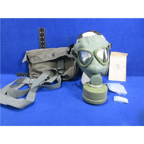 Yugoslavian M1 Gas Mask - Size Small