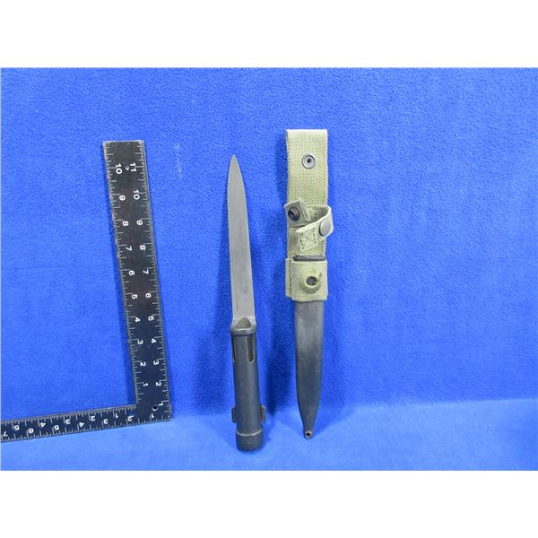 South African FN FAL Bayonet with Scabbord and Frog