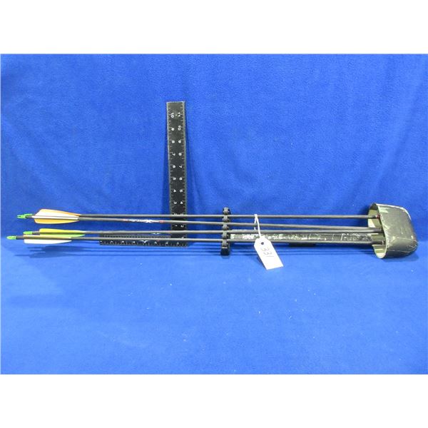 3 Radial Weave Arrows with Broadheads and 4 Arrow Quiver
