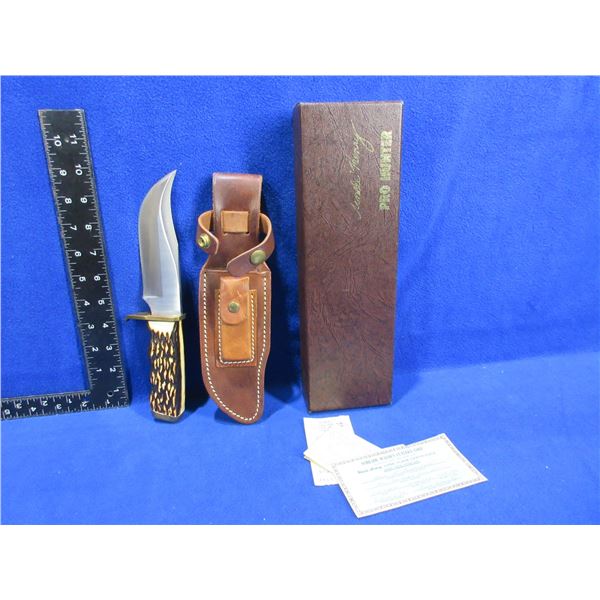 Schrade-Walden Uncle Henry Pro Hunter Fixed Blade Knife