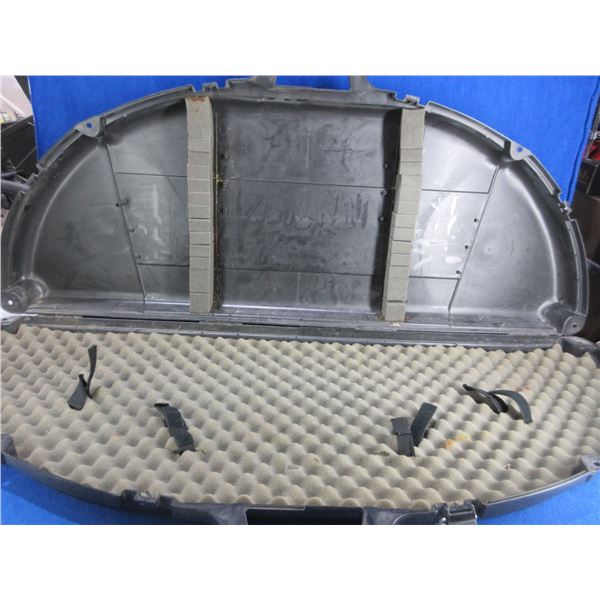 Field Locker by Woodstream Hard Compound Bow Case