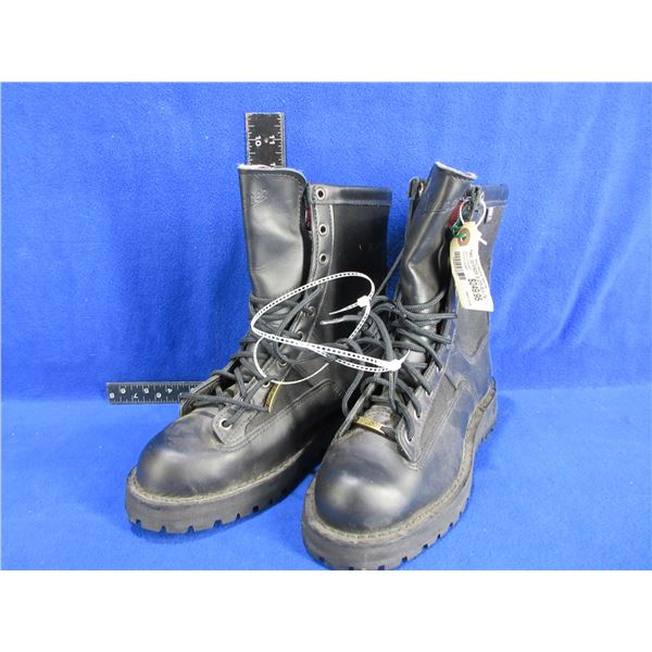 NEW - Danner Boots - Mens Defender 8-GTX-BLK-7M
