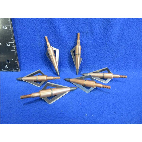 6 Wasp Archery Broadheads - 1 has a broken blade