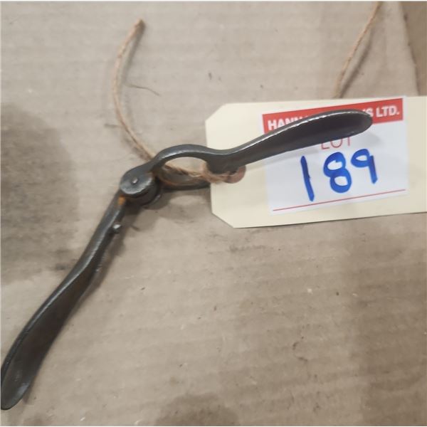 Vintage Shell Capping Tool