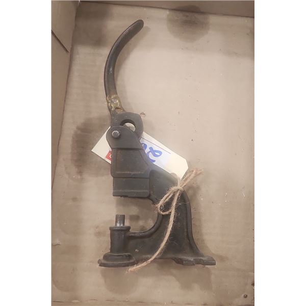 Bench Rivet Leather Punch