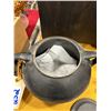 Image 2 : 10” Cast Iron Bean Pot
