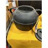 Image 5 : 10” Cast Iron Bean Pot