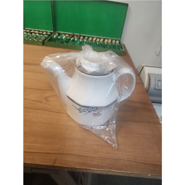 Royal Doulton Tea Pot