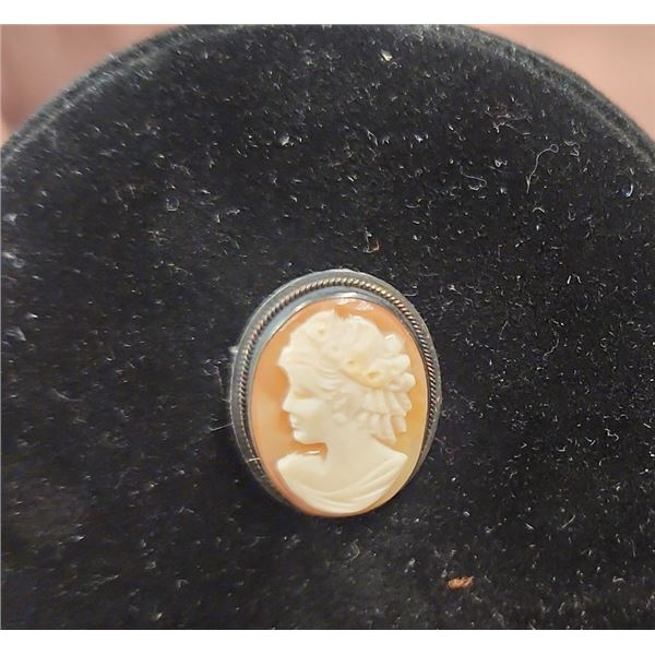 Cameo Pin