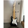 Image 1 : Fender Electric Guitar