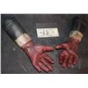 Image 2 : STAR WARS THE MANDALORIAN MICHAEL BIEHN BOUNTY HUNTER GLOVES SCREEN USED
