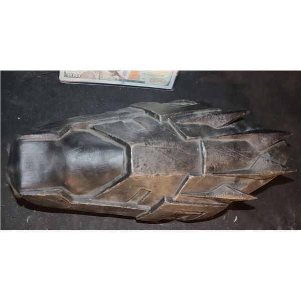 SUPER GIRL THE JAILER GAUNTLET CASTING SUPER HERO